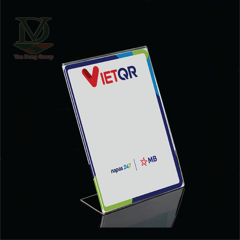 Bảng mica quét mã QR code chữ L
