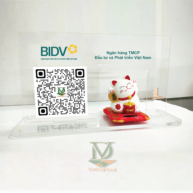 Bảng mica quét mã QR mèo thần tài thu hút vận may và tài lộc